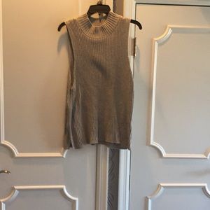 Womens sleevless sweater